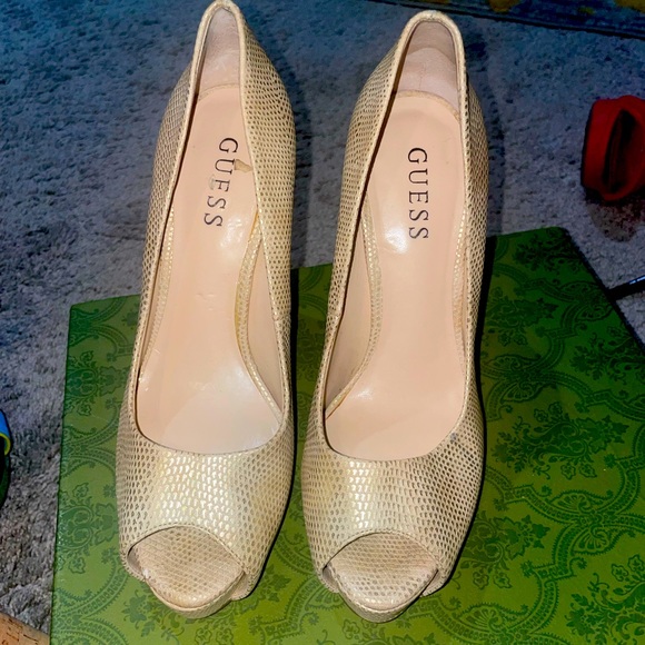 COPY - GUESS Snake Skin Print Peep Toe Stiletto Heel - Picture 1 of 10